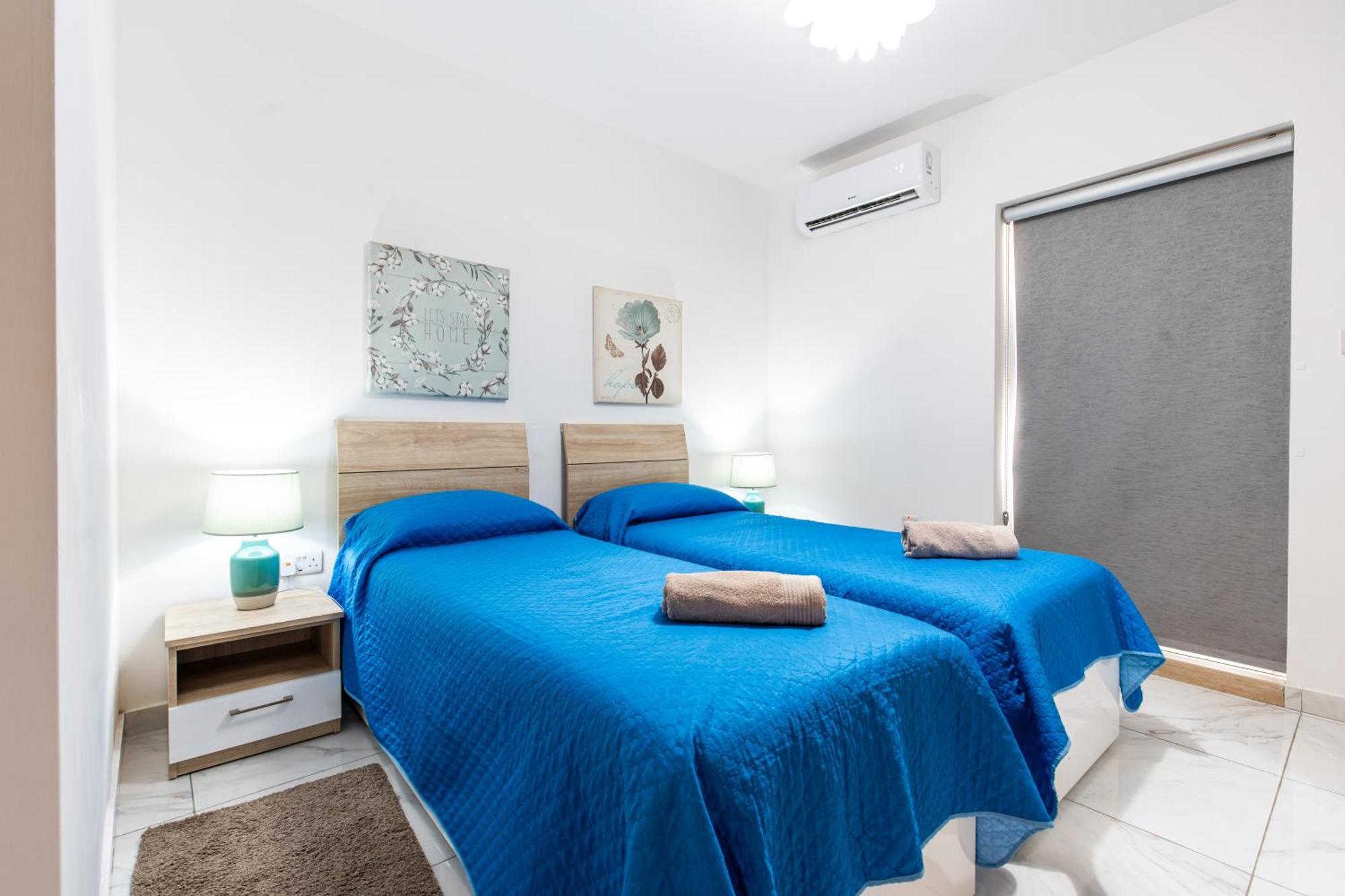 Апартаменти Poseidon Court Penthouse Superior Сент-Полс-Бей Екстер'єр фото