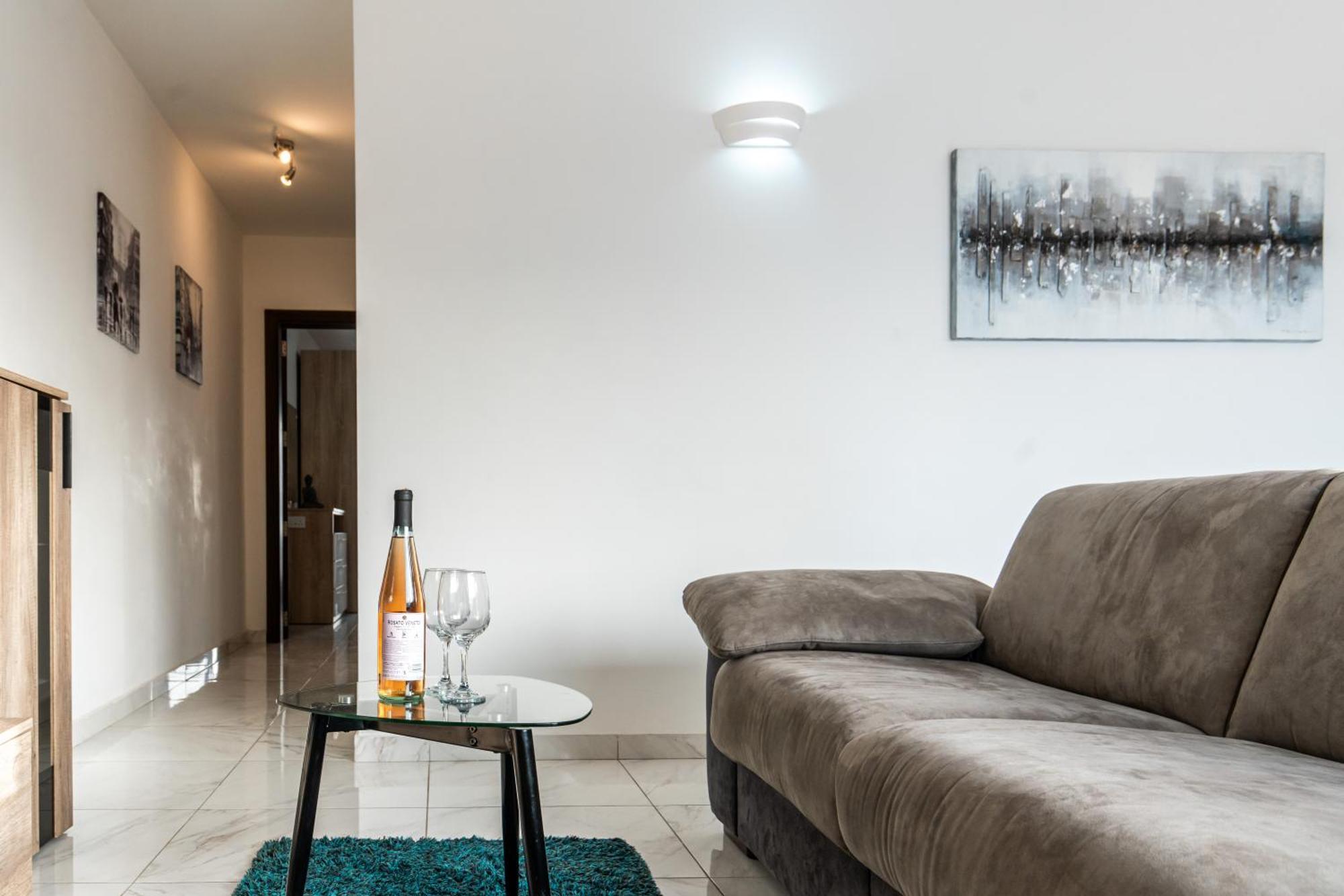 Апартаменти Poseidon Court Penthouse Superior Сент-Полс-Бей Екстер'єр фото