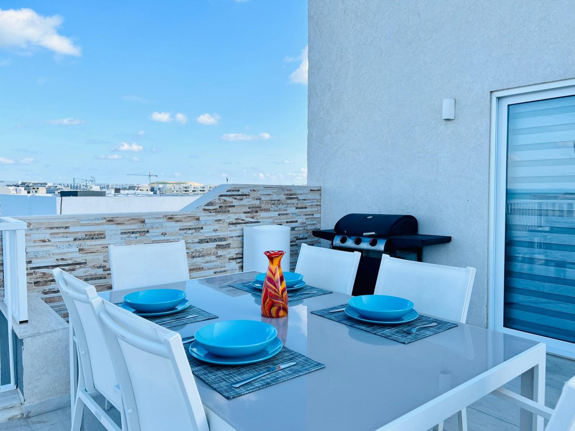 Апартаменти Poseidon Court Penthouse Superior Сент-Полс-Бей Екстер'єр фото