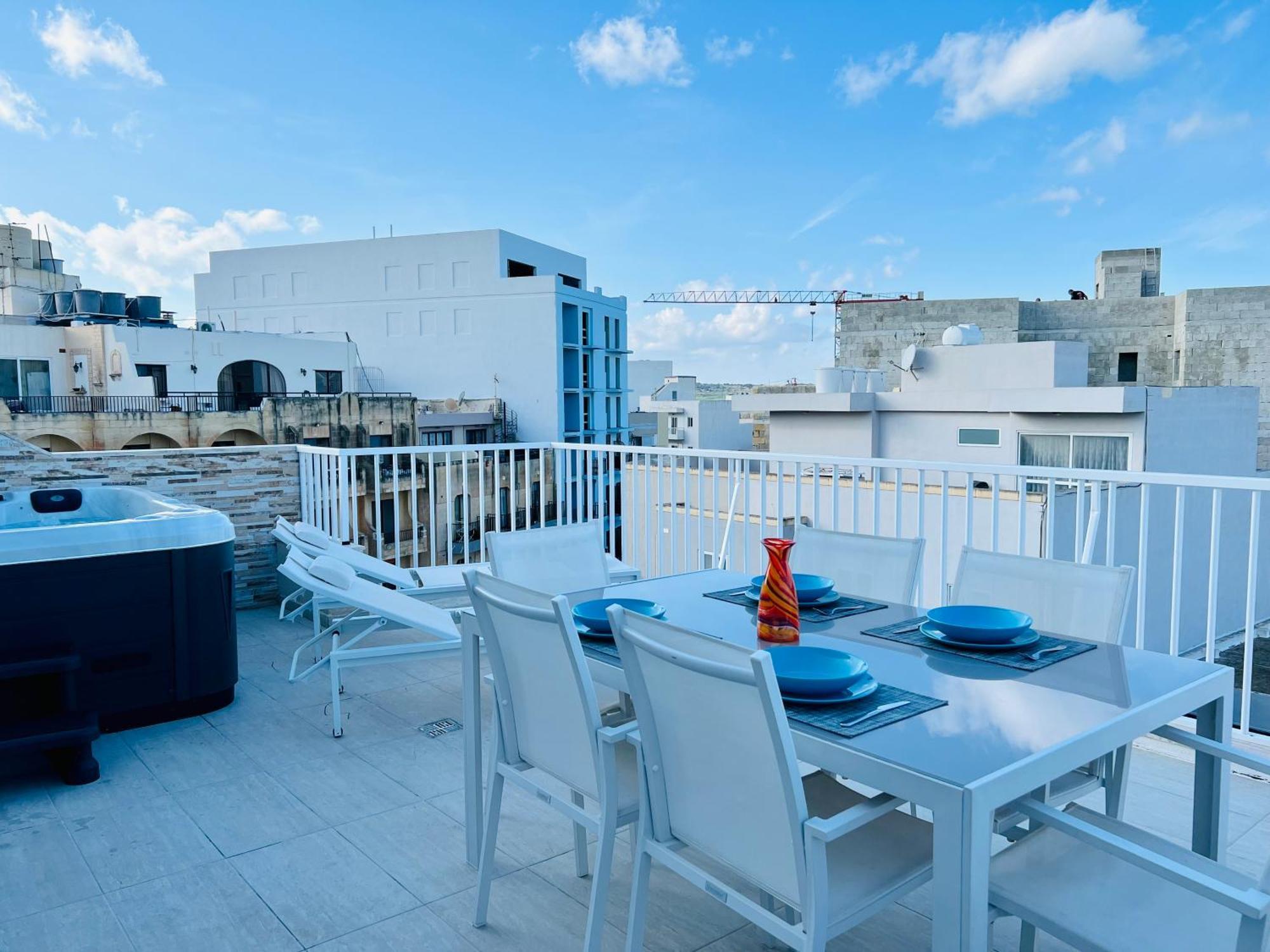 Апартаменти Poseidon Court Penthouse Superior Сент-Полс-Бей Екстер'єр фото