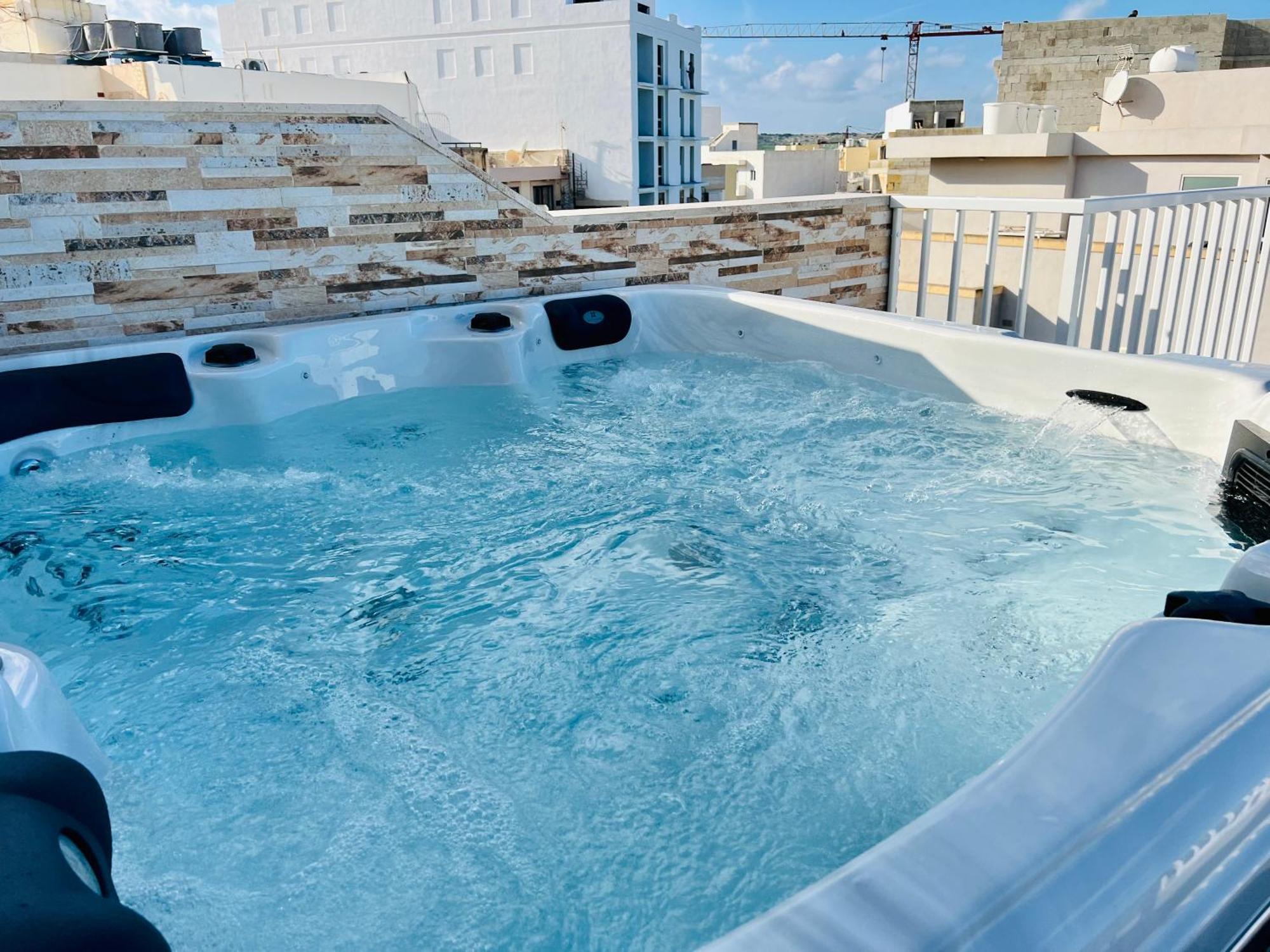 Апартаменти Poseidon Court Penthouse Superior Сент-Полс-Бей Екстер'єр фото