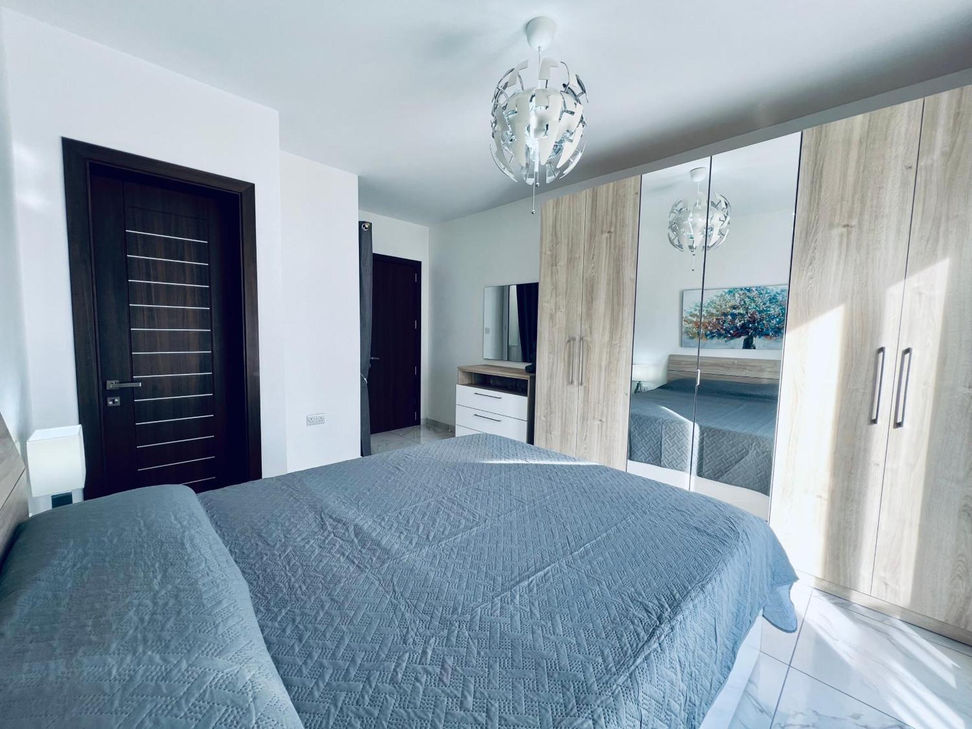 Апартаменти Poseidon Court Penthouse Superior Сент-Полс-Бей Екстер'єр фото
